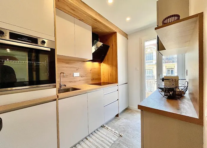 Agreable 2 Pieces Renove Centre De * Μεντόν