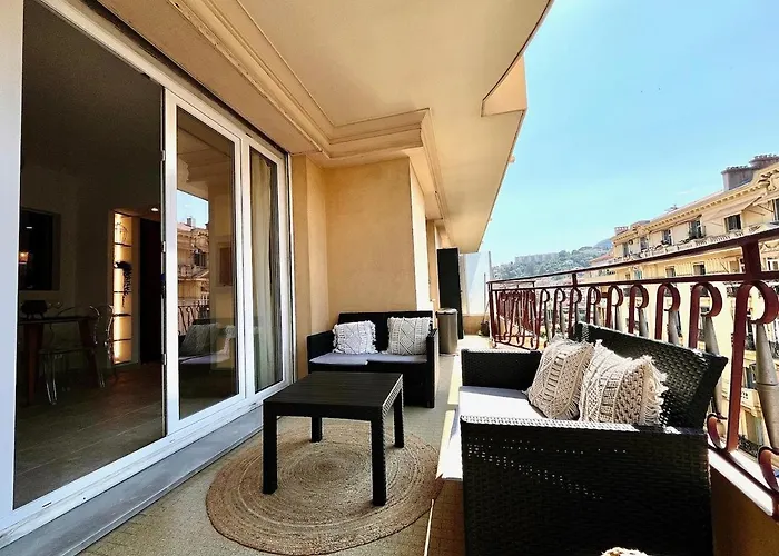 Agreable 2 Pieces Renove Centre De * Μεντόν